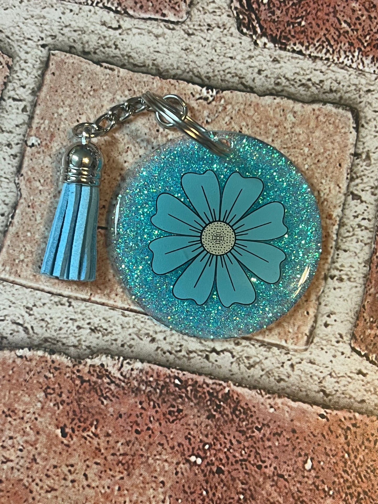 Small blue daisy keychain